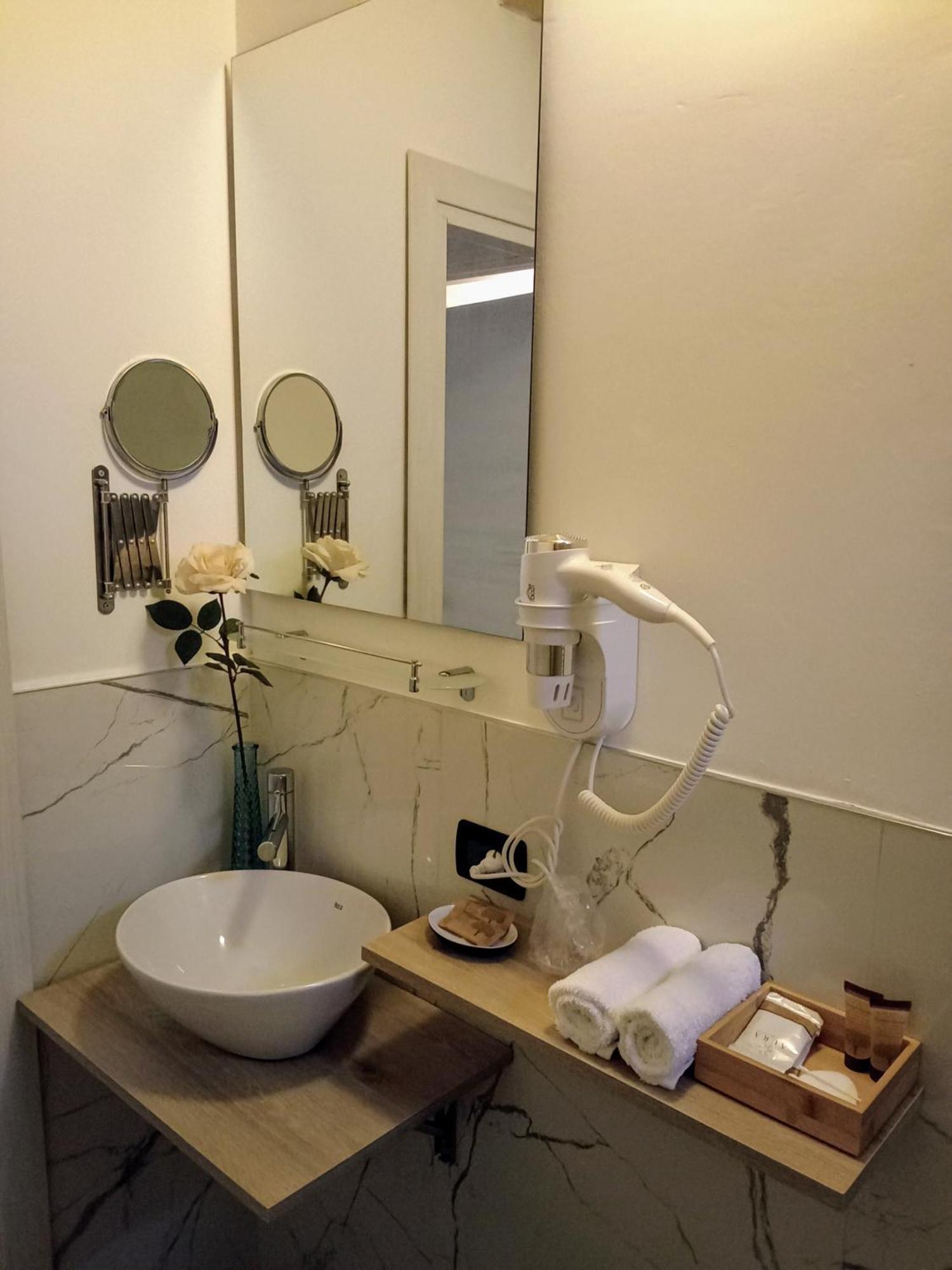 Casa Daniela Βίλα Ντεζεντσάνο ντελ Γκάρντα Εξωτερικό φωτογραφία